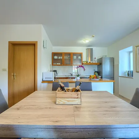 Villa Bonaca Perfect Location For A With Friends Or Family, Heated Pool Sumartin