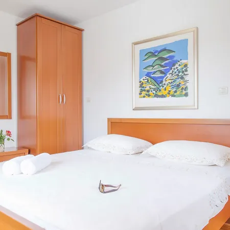 Bonaca - Heated Pool, Harbour Views & Steps To Sea I Sumartin, Brac * Sumartin