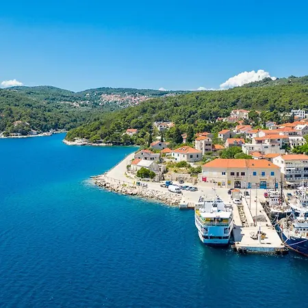 Bonaca - Heated Pool, Harbour Views & Steps To Sea I Sumartin, Brac Villa