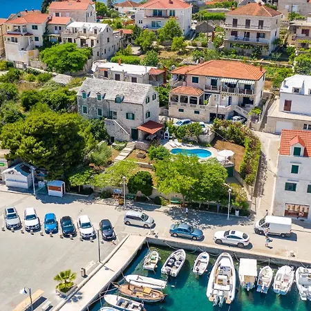 Bonaca - Heated Pool, Harbour Views & Steps To Sea I Sumartin, Brac Villa