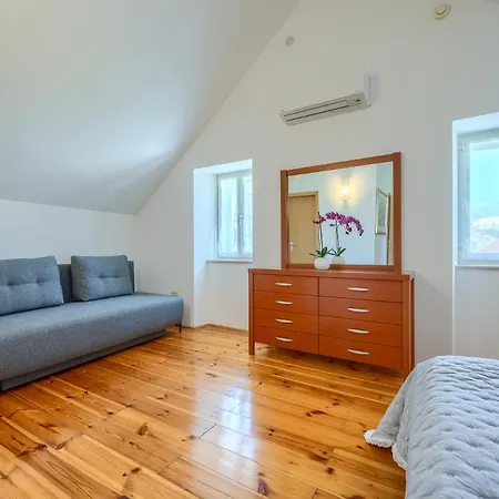 Willa Bonaca Perfect Location For A With Friends Or Family, Heated Pool