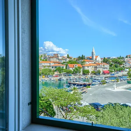 Villa Bonaca - Heated Pool, Harbour Views & Steps To Sea I Sumartin, Brac *