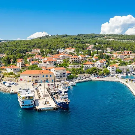 Bonaca - Heated Pool, Harbour Views & Steps To Sea I Sumartin, Brac Villa Sumartin