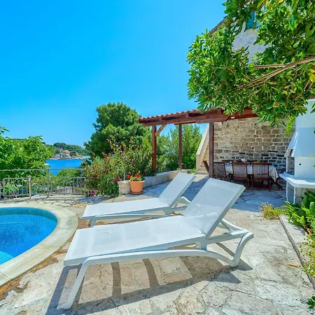 Villa Bonaca - Heated Pool, Harbour Views & Steps To Sea I Sumartin, Brac Sumartin