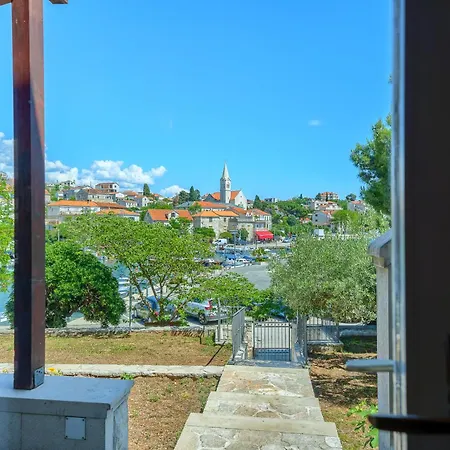 Bonaca - Heated Pool, Harbour Views & Steps To Sea I Sumartin, Brac Villa Sumartin