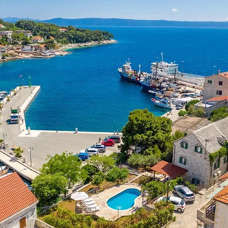 Villa Bonaca - Heated Pool, Harbour Views & Steps To Sea I Sumartin, Brac Sumartin