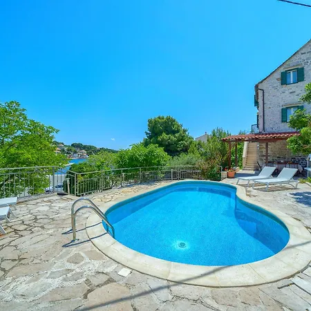 Bonaca - Heated Pool, Harbour Views & Steps To Sea I Sumartin, Brac * Sumartin