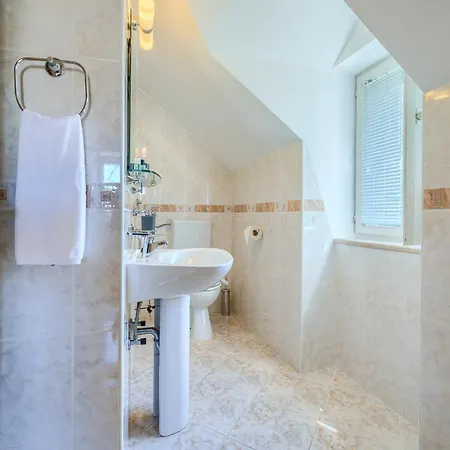 Bonaca - Heated Pool, Harbour Views & Steps To Sea I Sumartin, Brac * Sumartin