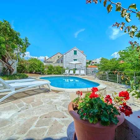 Bonaca - Heated Pool, Harbour Views & Steps To Sea I Sumartin, Brac Sumartin