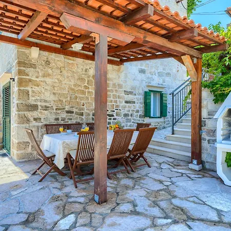 Villa Bonaca - Heated Pool, Harbour Views & Steps To Sea I Sumartin, Brac *