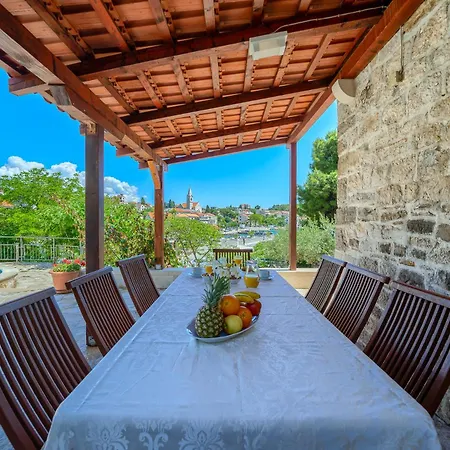Bonaca - Heated Pool, Harbour Views & Steps To Sea I Sumartin, Brac