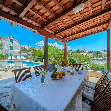 Bonaca - Heated Pool, Harbour Views & Steps To Sea I Sumartin, Brac Villa
