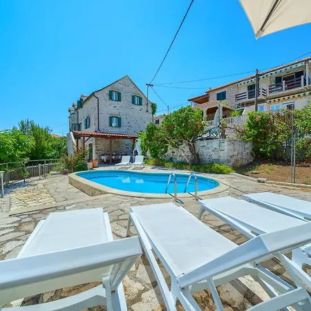 Villa Bonaca - Heated Pool, Harbour Views & Steps To Sea I Sumartin, Brac