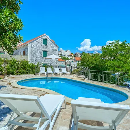 Bonaca - Heated Pool, Harbour Views & Steps To Sea I Sumartin, Brac *
