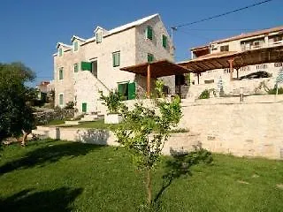 Villa Bonaca - Heated Pool, Harbour Views & Steps To Sea I Sumartin, Brac